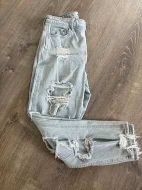 Hollister destroyed jeans